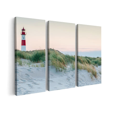 Canvas schilderij drieluik Strand En Duinen Met Een Vuurtoren