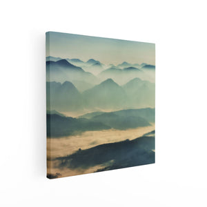Canvas schilderij vierkant Heuvel Landschap Tijdens De Mist