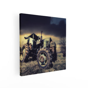 Canvas schilderij vierkant Oude Tractor op het Grasveld - Trekker