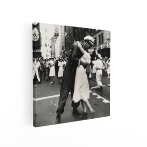 Canvas schilderij vierkant Paar Zoenen op Times Square