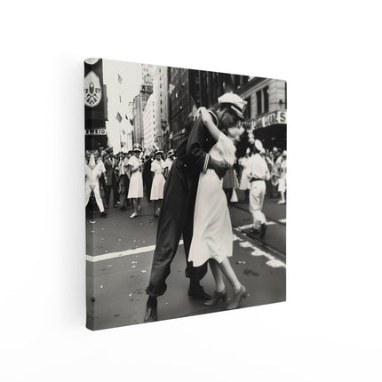 Canvas schilderij vierkant Paar Zoenen op Times Square