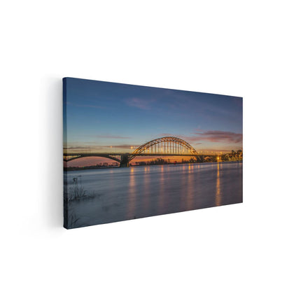 Canvas schilderij vooraanzicht Waalbrug in Nijmegen 