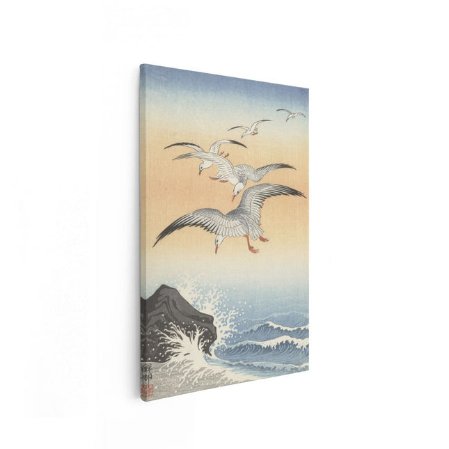 Canvas schilderij vooraanzicht Vijf Zeemeeuwen boven Onstuimige Zee - Ohara Koson