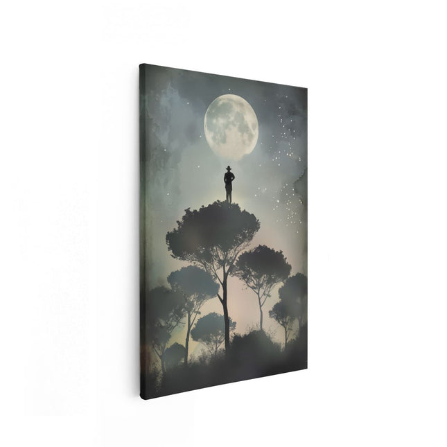 Canvas schilderij vooraanzicht Silhouet van een Man die Bovenop een Boom Staat met een Volle Maan op de Achtergrond