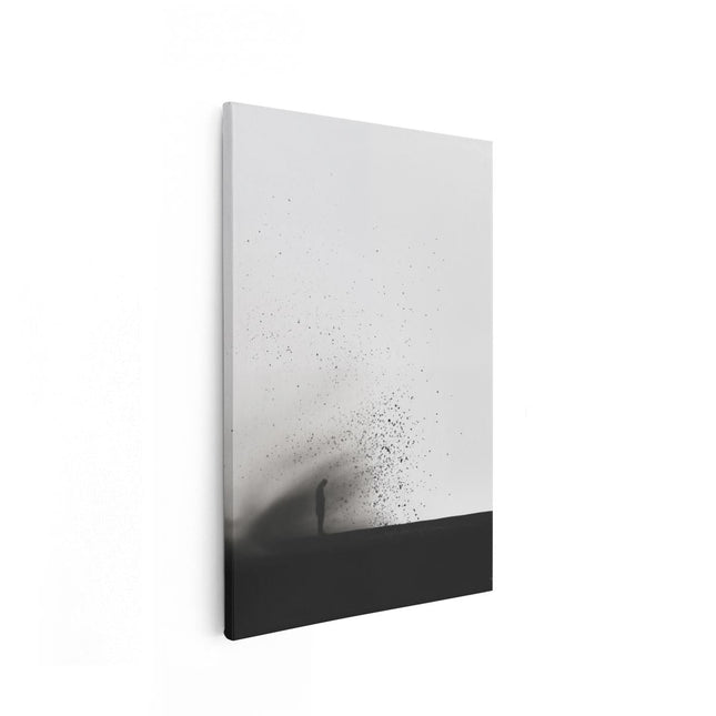 Canvas schilderij vooraanzicht Zwart Wit Beeld van een Man die op een Heuvel Staat