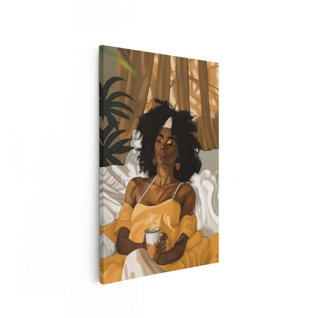 Canvas schilderij vooraanzicht Vrouw in een Gele Jurk Liggend in Bed met een Kopje Koffie