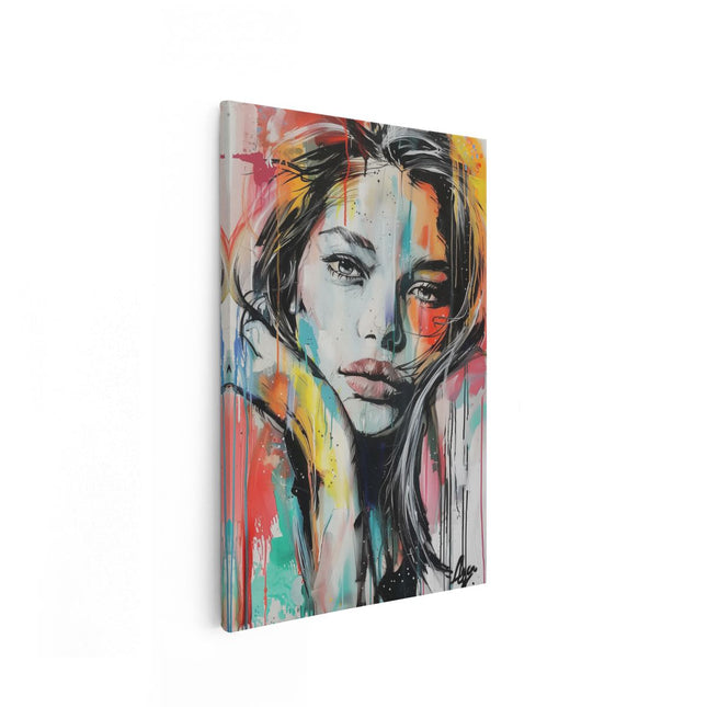 Canvas schilderij vooraanzicht Kunstwerk van een Vrouw met Kleurrijke Spetters op haar Gezicht