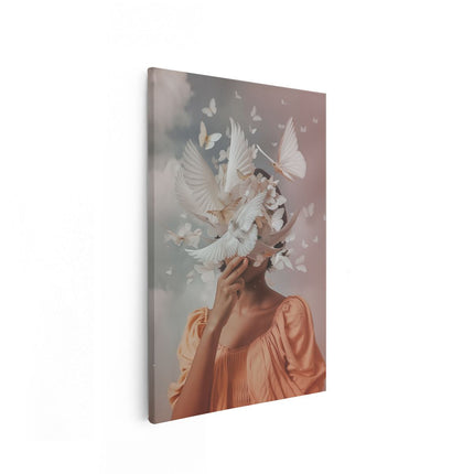 Canvas schilderij vooraanzicht Vrouw met Witte Duiven op haar Hoofd