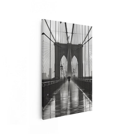 Canvas schilderij vooraanzicht Persoon die op de Brooklyn Bridge loopt in de Regen