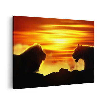 Canvas schilderij vooraanzicht Leeuw En Tijger - Silhouet - Zonsopkomst