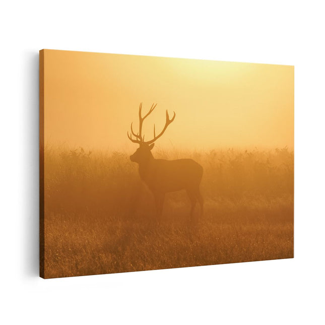 Canvas schilderij vooraanzicht Hert Tijdens De Mist