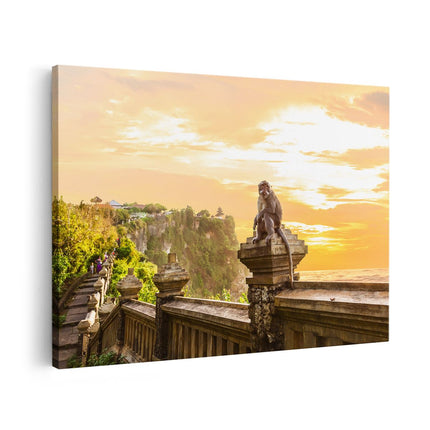 Canvas schilderij vooraanzicht Aap Op De Uluwatu Tempel In Bali
