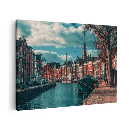 Canvas schilderij vooraanzicht Gracht in Groningen 