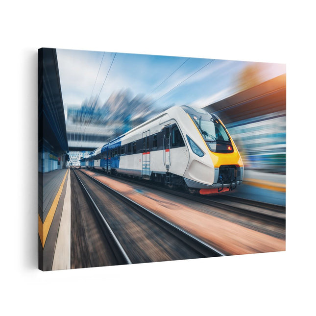 Canvas schilderij vooraanzicht Trein bij het Station