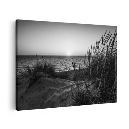 Canvas schilderij vooraanzicht Strand en Zee vanuit de Duinen met Zonsondergang - Zwart Wit