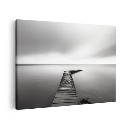 Canvas schilderij vooraanzicht Zwart Wit Beeld van een Pier in het Water