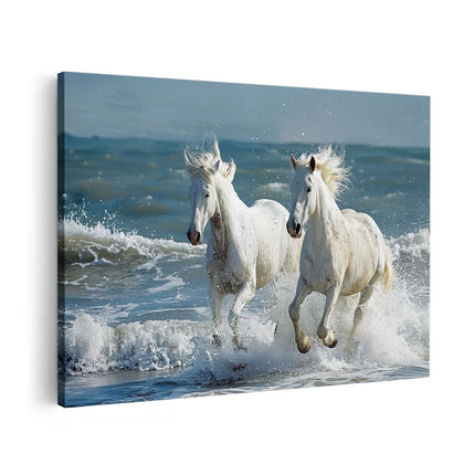 Canvas schilderij vooraanzicht Twee Witte Paarden die in de Oceaan Rennen