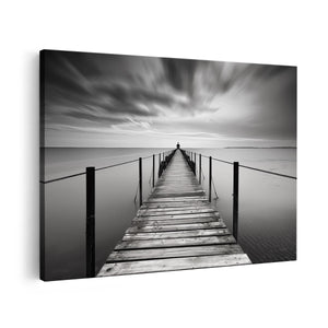 Canvas schilderij vooraanzicht Persoon die op een Pier Staat onder een Bewolkte Hemel