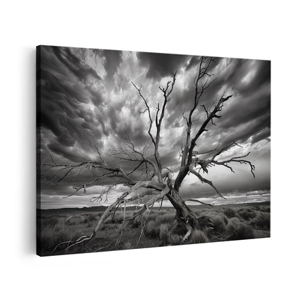 Canvas schilderij vooraanzicht Dode Boom Midden in een Stormachtige Lucht