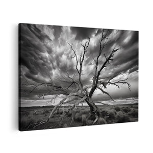 Canvas schilderij vooraanzicht Dode Boom Midden in een Stormachtige Lucht