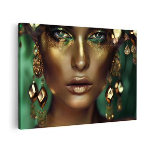 Canvas schilderij vooraanzicht Vrouw met Gouden Make-Up en Oorbellen