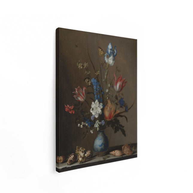Canvas Schilderij Staand Bloemen in een Wan-Li Vaas en Schelpen - Balthasar van der Ast