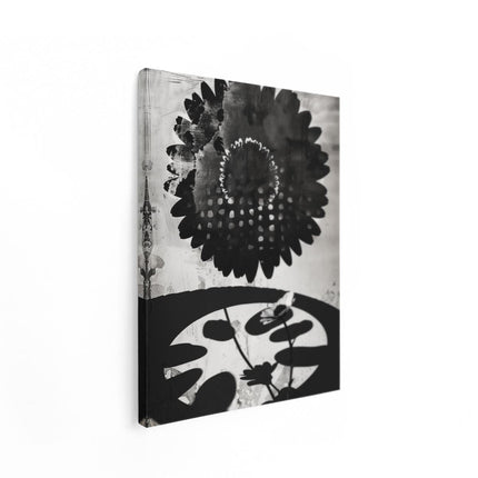 Canvas Schilderij Staand Zwart Wit Beeld van een Bloem
