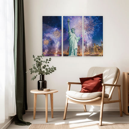 Drieluik schilderij interieur Vrijheidsbeeld In New York Met Vuurwerk