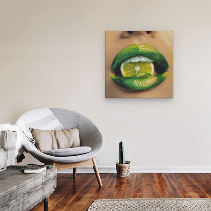 Canvas schilderij kamer Vrouwenlippen met een Schijfje Limoen Erop