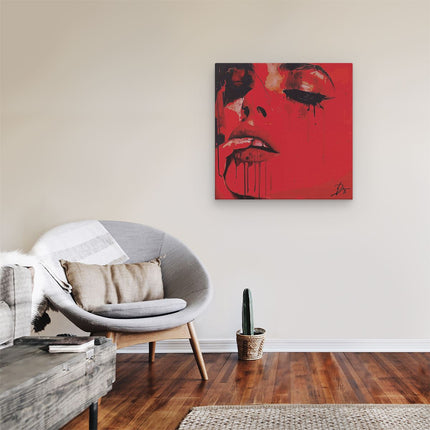 Canvas schilderij kamer Kunstwerk van een Vrouw met Rode Verf op haar Gezicht