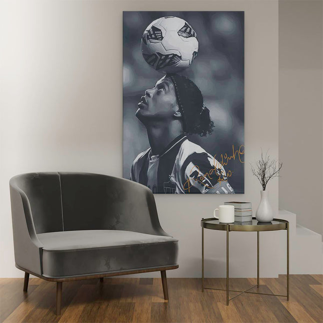 Canvas schilderij interieur Ronaldhinho met de Bal op zijn Hoofd