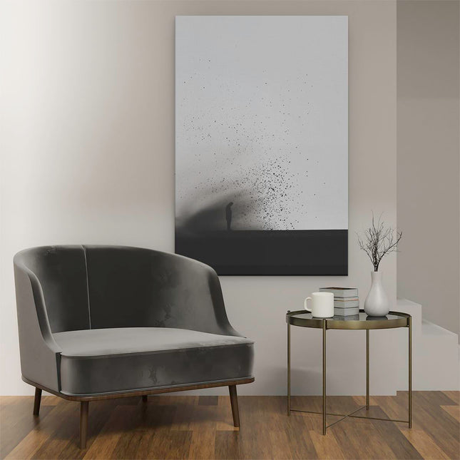 Canvas schilderij interieur Zwart Wit Beeld van een Man die op een Heuvel Staat