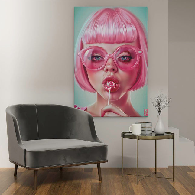 Canvas schilderij interieur Meisje met Roze haar en Bril Eet een Lolly