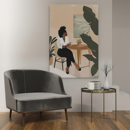 Canvas schilderij interieur Zwarte Vrouw zit aan een Bureau voor een Plant