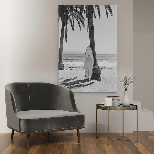 Canvas schilderij interieur Surfplank Leunend tegen een Palmboom