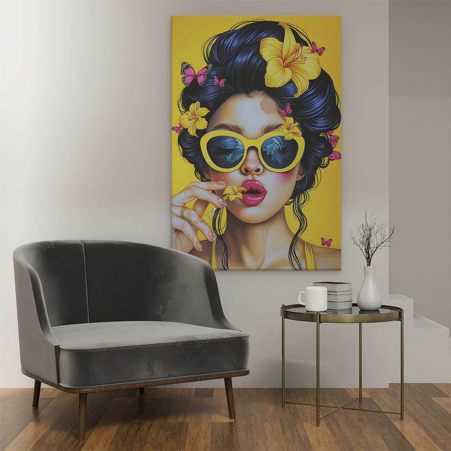 Canvas schilderij interieur Vrouw die Zonnebril en Bloemen Draagt