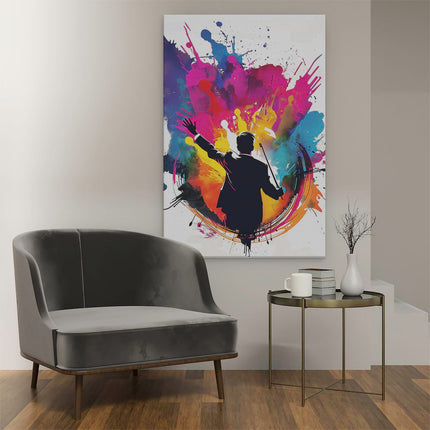 Canvas schilderij interieur Een Man in een Pak Houdt een Stokje Vast voor Kleurrijke Verfspatten