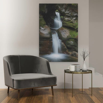 Canvas schilderij interieur Waterval die door een Grot Stroomt