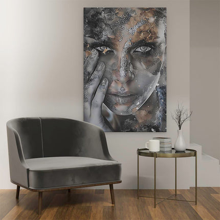 Canvas schilderij interieur Vrouw met Zilveren Verf op haar Gezicht