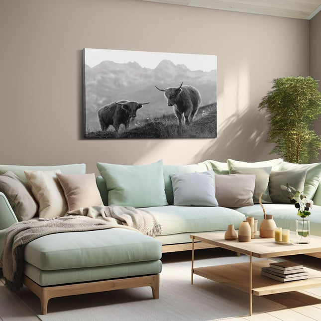 Canvas schilderij woonkamer Twee Schotse Hooglanders in de Bergen - Zwart Wit