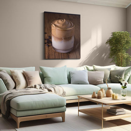 Canvas Schilderij Woonkamer IJskoffie Met Koffiebonen Op Tafel