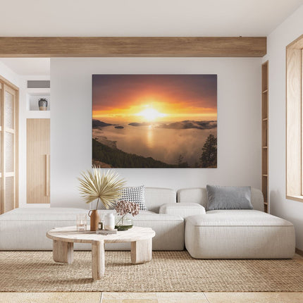 Canvas Schilderij Woonkamer Zonsondergang In De Bergen Met Wolken