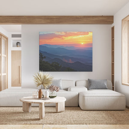 Canvas Schilderij Woonkamer De Zon gaat onder boven de Bergen