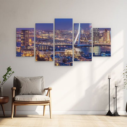 Schilderij vijfluik woonkamer rotterdamse skyline met de erasmusbrug 