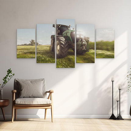 Schilderij vijfluik woonkamer tractor op het gras - trekker