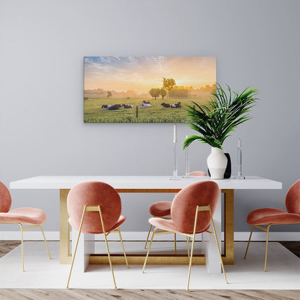 Canvas schilderij woonkamer Koeien In De Wei Tijdens Zonsopgang