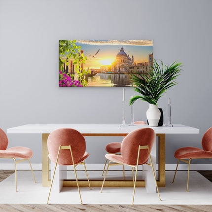 Canvas schilderij woonkamer Kanaal in Venetië met Bloemen