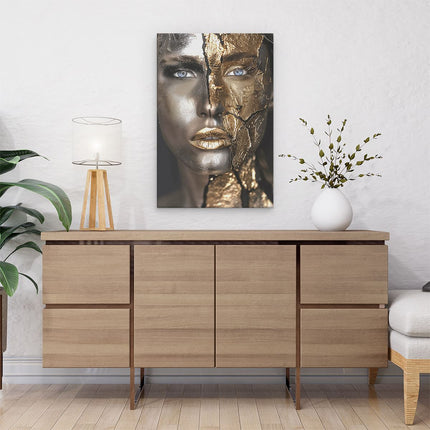 Canvas schilderij interieur Het Gezicht van de Vrouw is Bedekt met Goud en Zilver