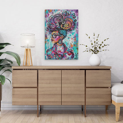 Canvas schilderij interieur Vrouw met een Kleurrijke Afropruik en Bril