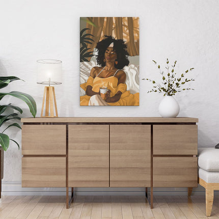 Canvas schilderij interieur Vrouw in een Gele Jurk Liggend in Bed met een Kopje Koffie